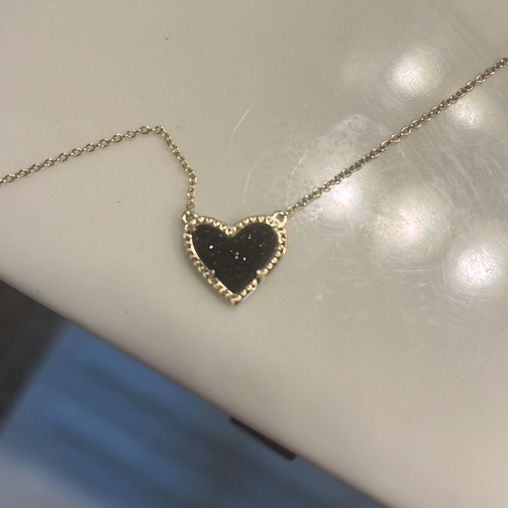 Kendra Scott Ari Gold Heart Necklace Black Drusy  EUC